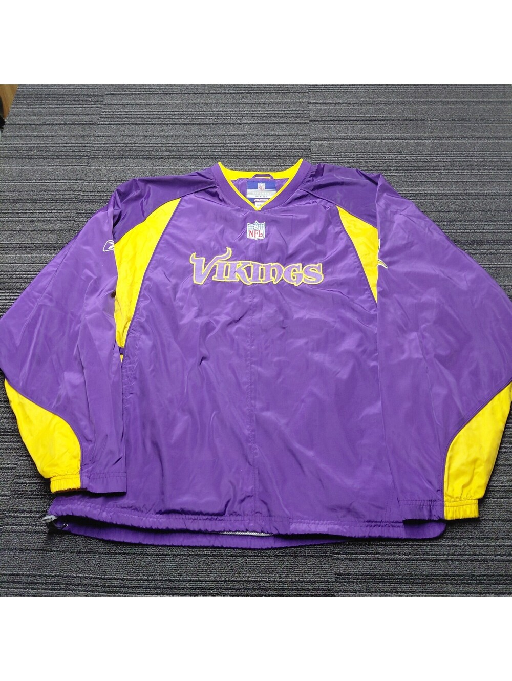 Vintage Reebok Minnesota Vikings Mens XL Pullover Windbreaker Jacket NFL Purple